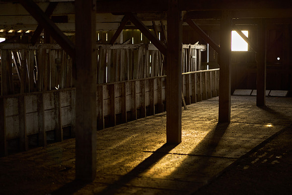 L1000221 A Very Old Barn
